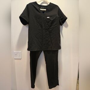 Figs Black Scrub Set